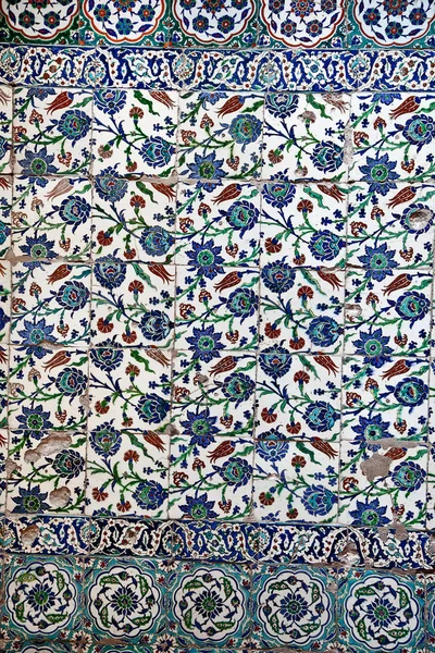 Sultanahmet Interior de la mezquita azul - azulejos — Foto de Stock