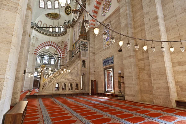 Mezquita Suleymaniye en Estambul Turquía - interior-púlpito — Foto de Stock
