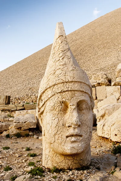Skulpturen des commagene kingdom, nemrut mountain — Stockfoto
