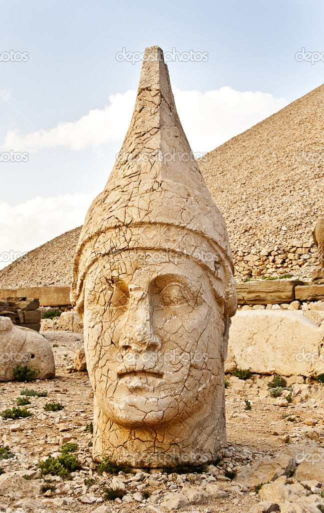 Sculptures of the Commagene Kingdom, Nemrut Mountain
