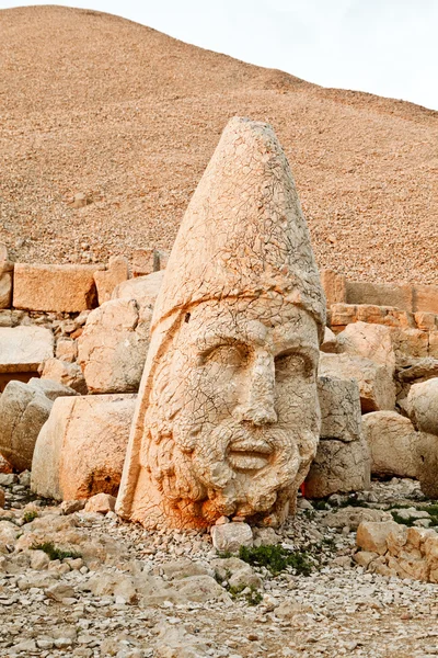 Скульптуры королевства Коммагене, горы Немрут — стоковое фото