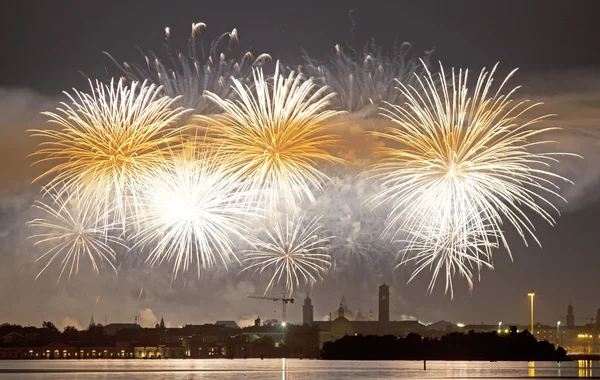 Fête du feu d'artifice Redentore (Venise, Italie) Image En Vente