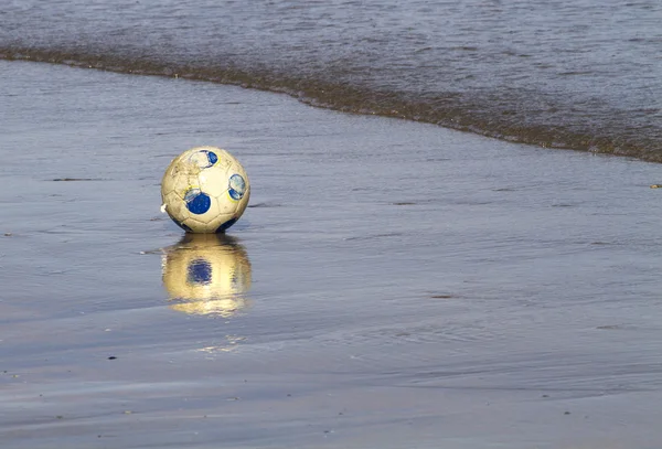 Futbol plaj topu — Stok fotoğraf