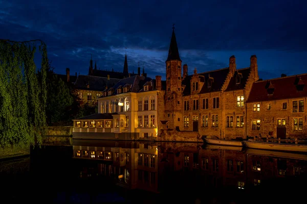 Rozenhoedkaai Bruges Belgie Soumraku — Stock fotografie