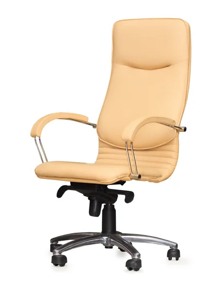 La chaise de bureau en cuir beige. Isolé — Photo