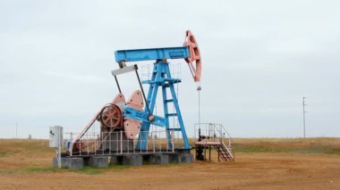 Petrol ve gaz endüstrisi. yağ pompası jack petrol sahasındaki çalışmaları