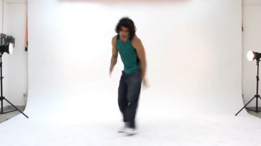 Genç breakdance eylem dans
