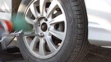 araba tekerlek Dengeleme
