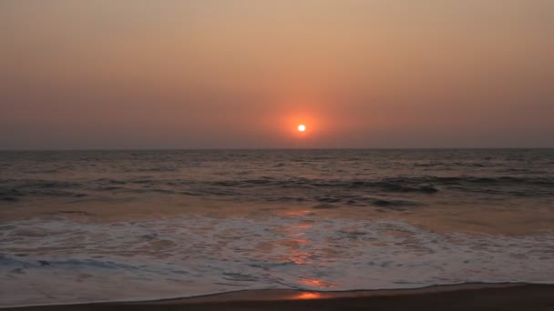 Evening scene with sunset on sea — Stock Video