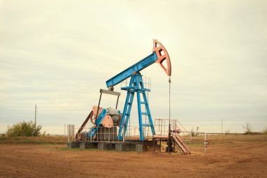 Yağ pompası. Petrol endüstrisi ekipmanı.
