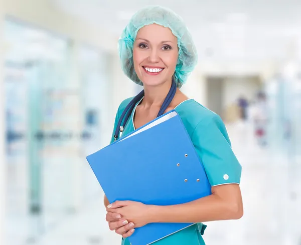 Médico médico mujer en el consultorio —  Fotos de Stock