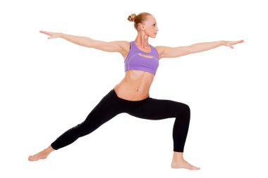 kadın savaşçı yoga yaparken poz