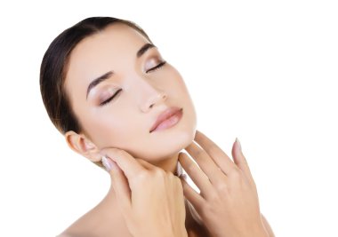 güzel bir kadın yüzü dokunur