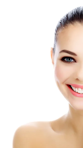 Mujer alegre con piel fresca y clara, fondo blanco — Foto de Stock