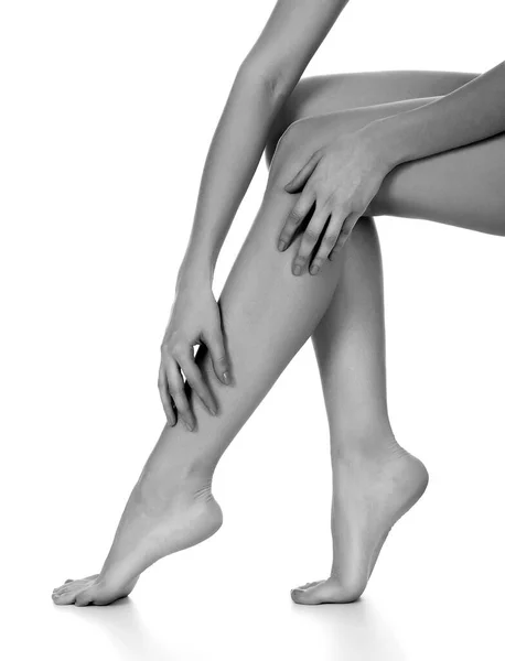 Женские Ноги Руки Белый Фон Изолированные — стоковое фото