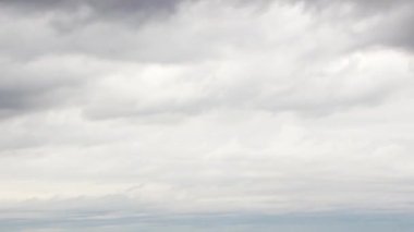 zaman atlamalı. bulutlar hareket