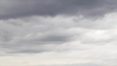 zaman atlamalı. bulutlar hareket