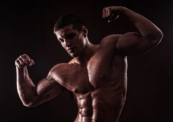 Modelo masculino musculado — Fotografia de Stock