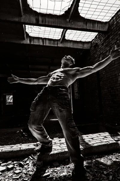 Fitness Male Model Ruins Industrial Building — Stock Photo, Image