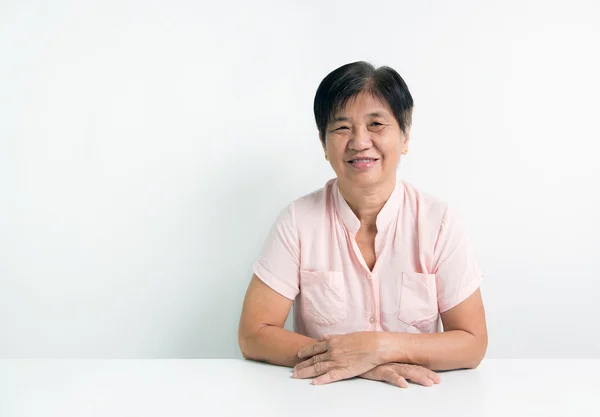 Asiatische Seniorin — Stockfoto
