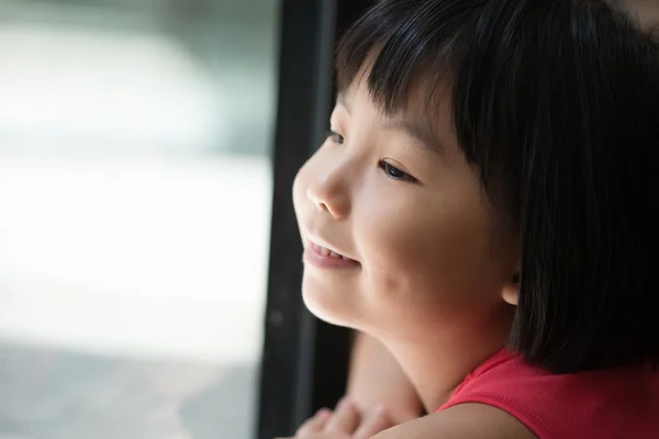 Sorrindo menina asiática — Fotografia de Stock