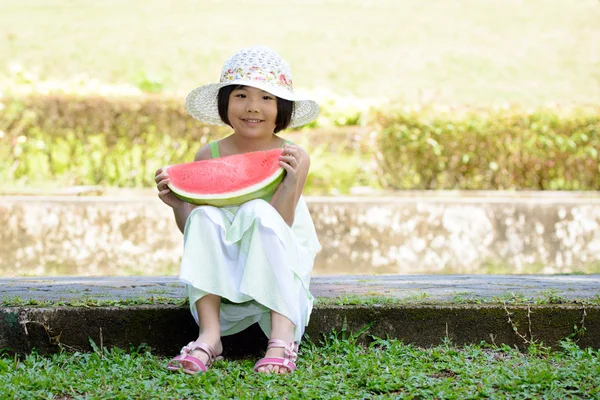 Dziewczynka z arbuza — Zdjęcie stockowe