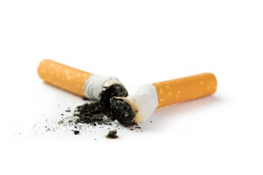 sigara izmariti kül ile