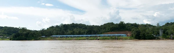 IBAN tribe longhouse i Sarawak — Stockfoto