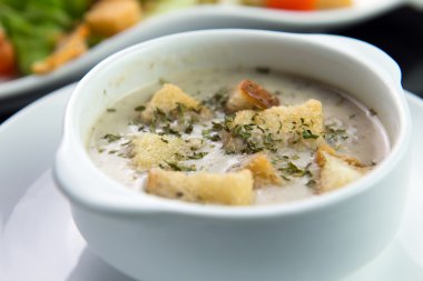 Kremalı mantar çorbası.