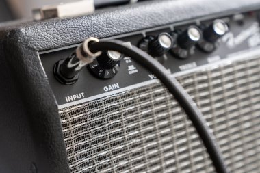Elektro gitar amplifikatör yakın çekim