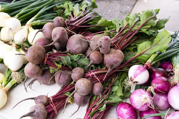 Bunch Fresh Beet Root Sale Local Farmers Market — Stockfoto