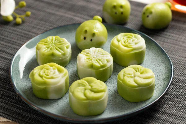 Traditional Chinese Mid Autumn Festival Dessert Snowy Skin Mooncakes Flavor — Fotografia de Stock