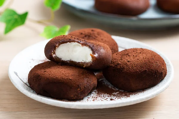 Japanese Dessert Chocolate Tiramisu Mochi Glutinous Rice Ball — Stockfoto