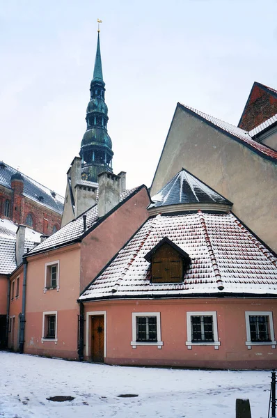 Snow Falls Street Old Town Riga Latvia View Peter Church — Stock Photo, Image