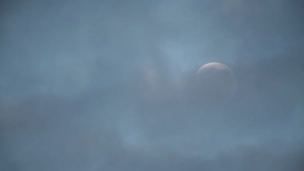 Lune dans le ciel — Video