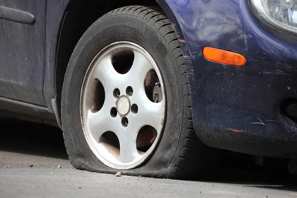 Flat Tire — Stock Photo, Image