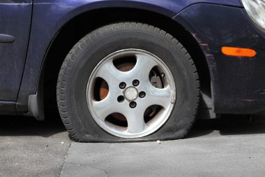 Flat Tire clipart