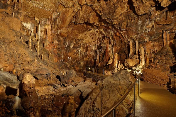 Cueva de piedra caliza —  Fotos de Stock