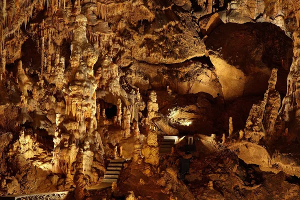 Cueva de piedra caliza — Foto de Stock