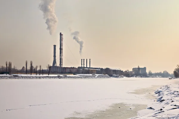 Centrale elettrica invernale — Foto Stock