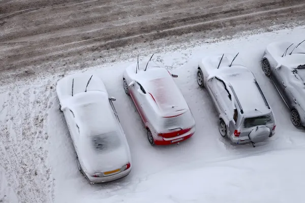 Estacionamento de inverno — Fotografia de Stock