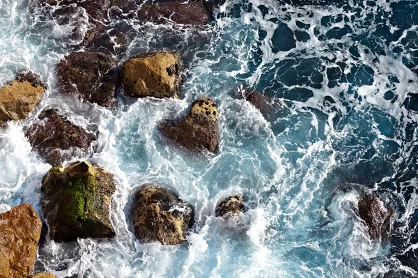 Golven aan de wal — Stockfoto