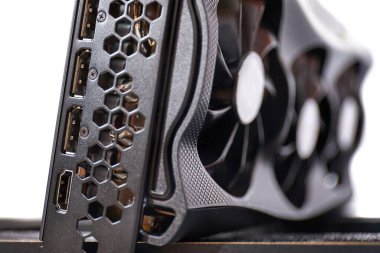 Masadaki bilgisayar grafikleri kartı