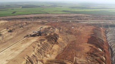 Kömür Madeni Kazısı İnsansız Hava Aracı Yukarıdan Aşağıya Görünümü