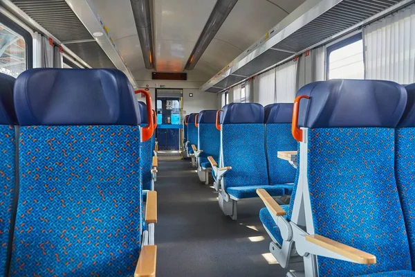 Intérieur du train de voyageurs — Photo