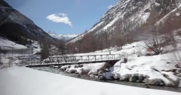 Tren de invierno vista a Zermatt — Vídeos de Stock