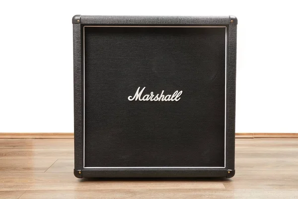 Marshall gitár erősítő szekrény 4x12 hangszóró — Stock Fotó