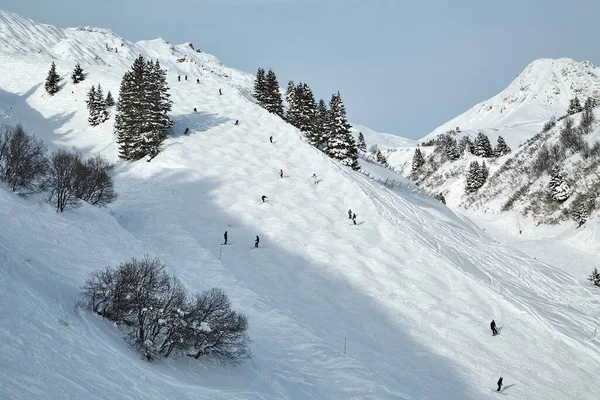 Pistas de esquí desde la parte superior — Foto de Stock