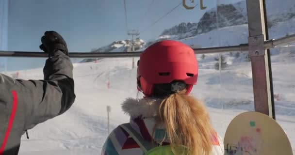 Skilift cabine oplopend — Stockvideo