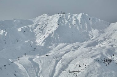 Tepeden kayak pistleri